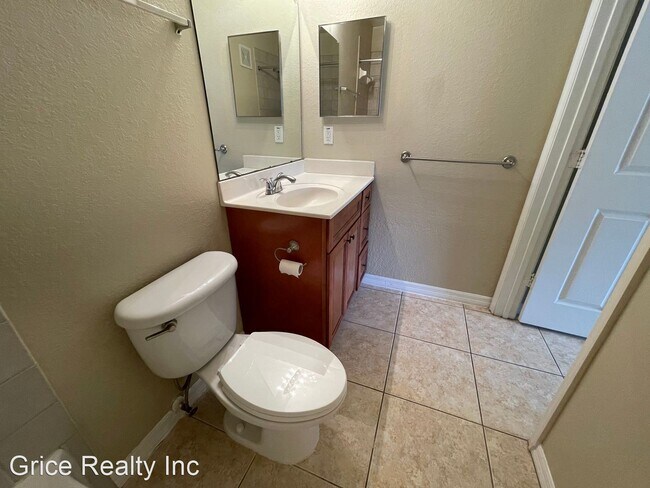 Building Photo - 1 br, 1 bath House - 14880 Pleasant Bay Ln...