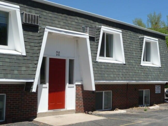 Primary Photo - 1 bedroom apartment, walking distance to D...