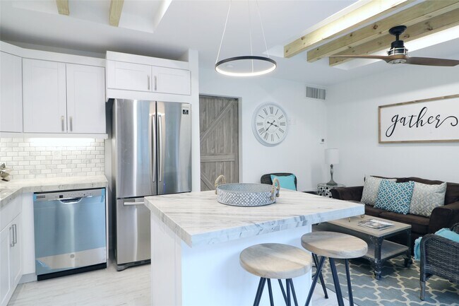 Building Photo - 412 Pacific St