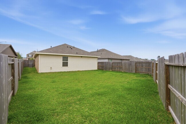 Building Photo - 235 River Grv Ct