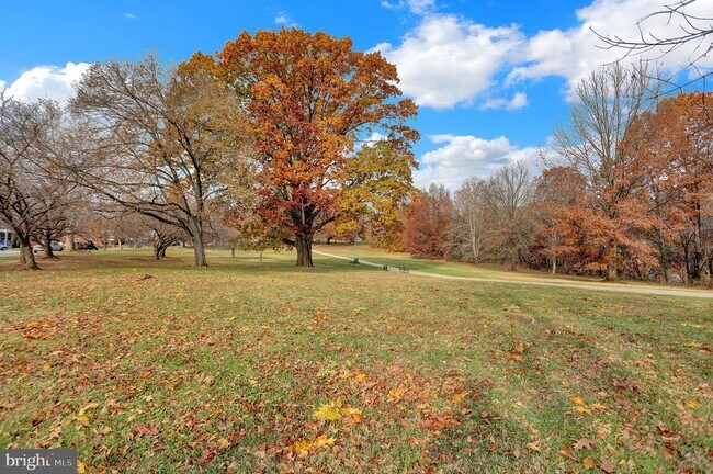Building Photo - 3202 Dudley Ave