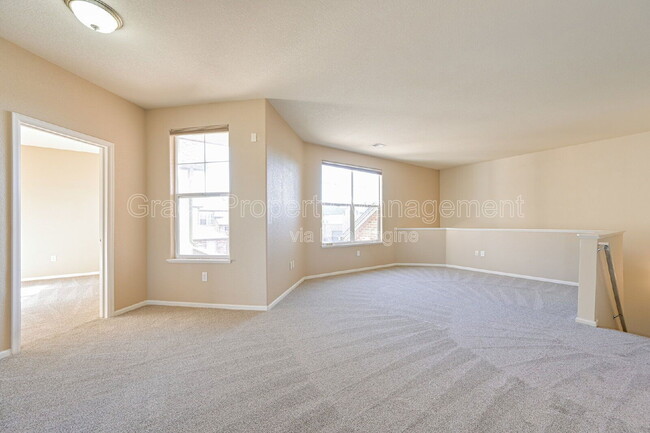 Building Photo - 2230 S Vaughn Way