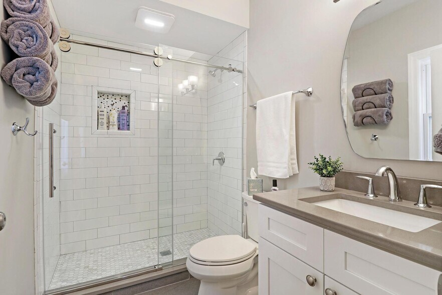 Building Photo - 1317 N Jackson St