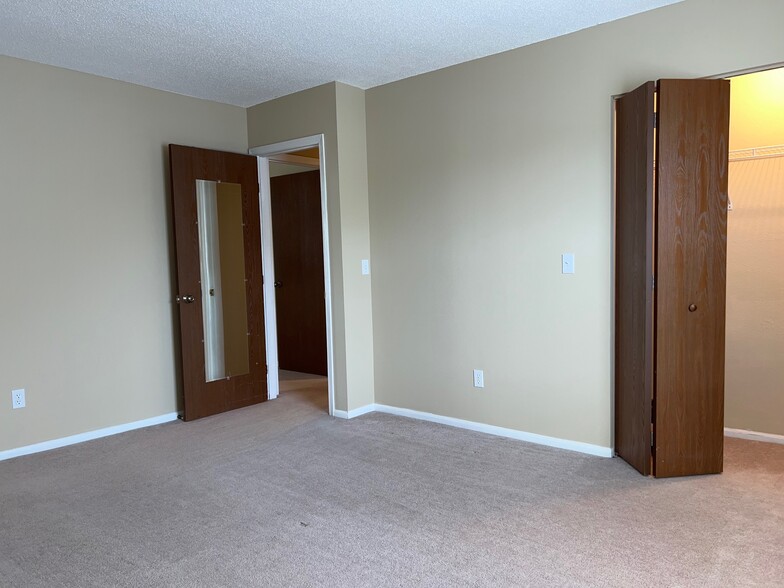 Building Photo - 5802 Ryewyck Dr