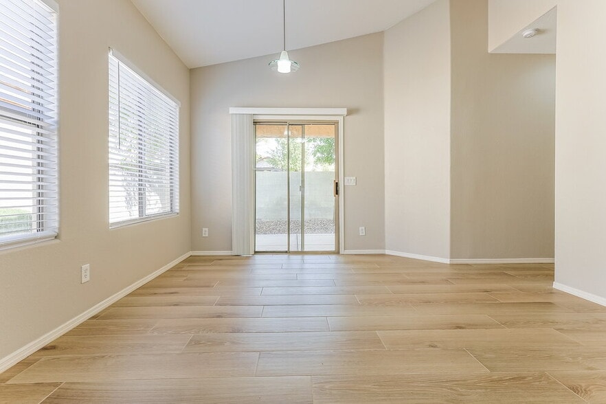 Building Photo - 2741 N Kenton