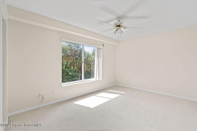 Building Photo - 1755 N Hwy A1A