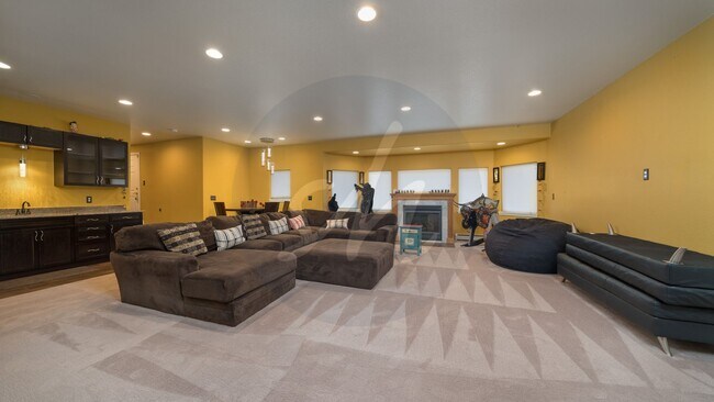 Building Photo - Million Dollar Views in Larkspur