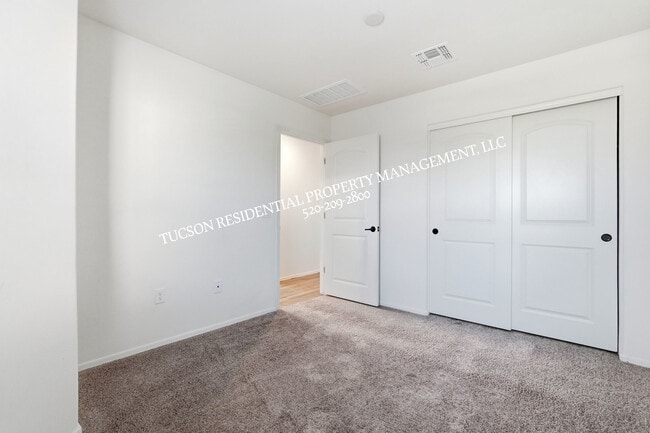 Building Photo - 8839 E Raven Hill Wy