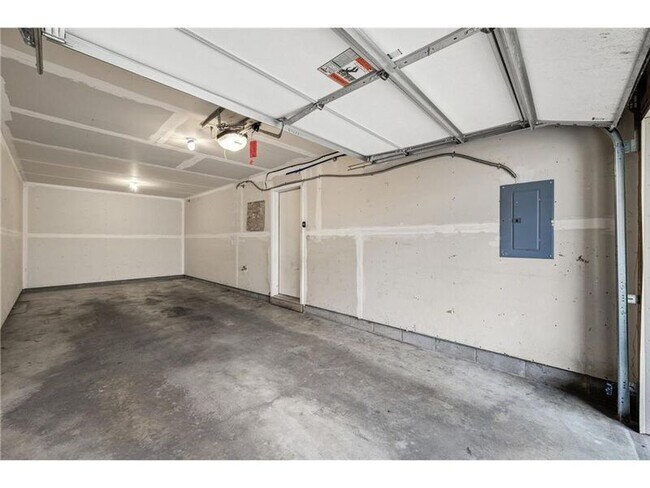 Building Photo - 13840 54th Ave N