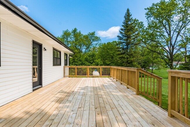 Building Photo - London Property