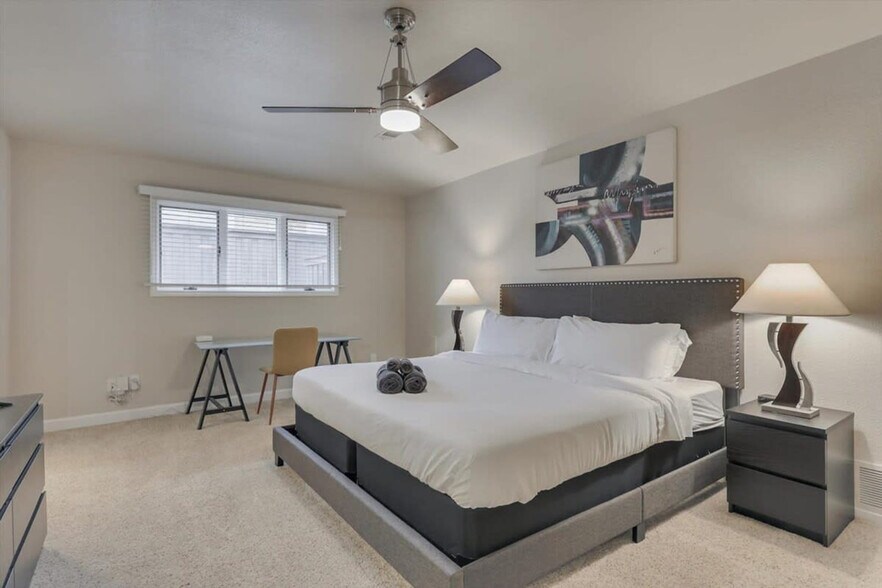Building Photo - 2116 Newcastle Cir