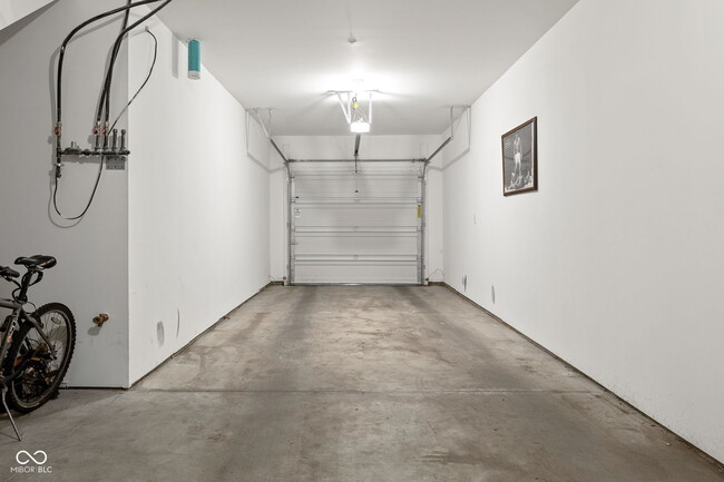 Building Photo - 727 N Illinois St