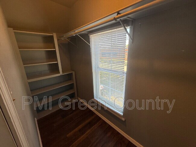 Building Photo - 4807 S 27th W Ave