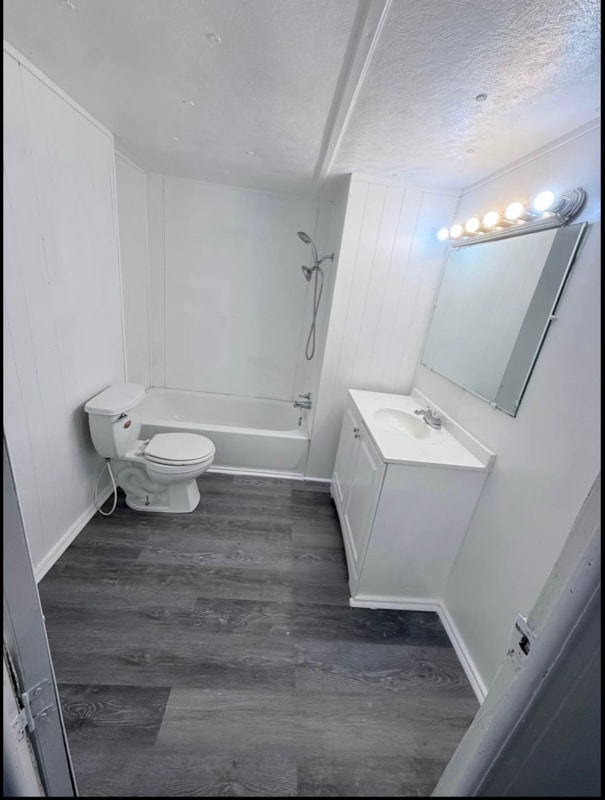 Building Photo - 215 Weeks Rd