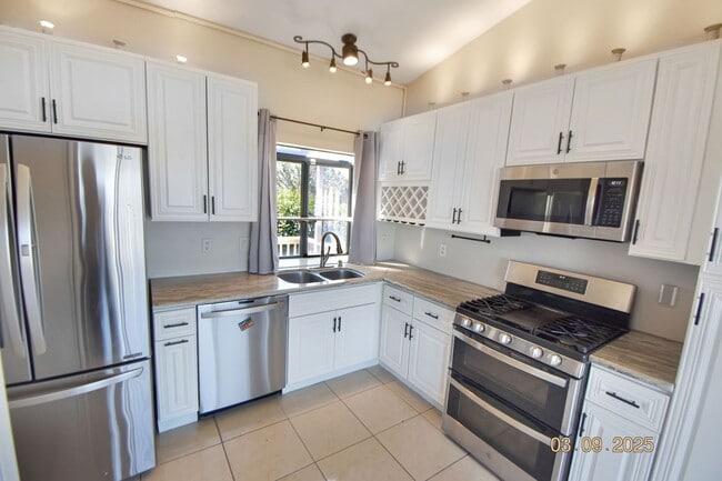 Building Photo - Welcome to Bay Point, CA Where Every Day B...