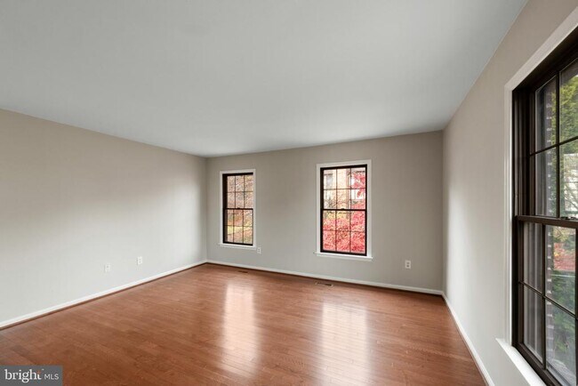Building Photo - 20 Rhodes Pl