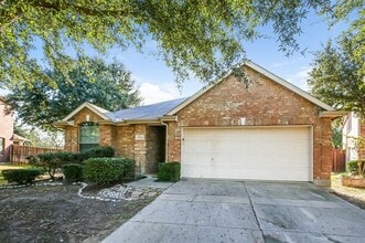 Building Photo - 2100 Hayes St