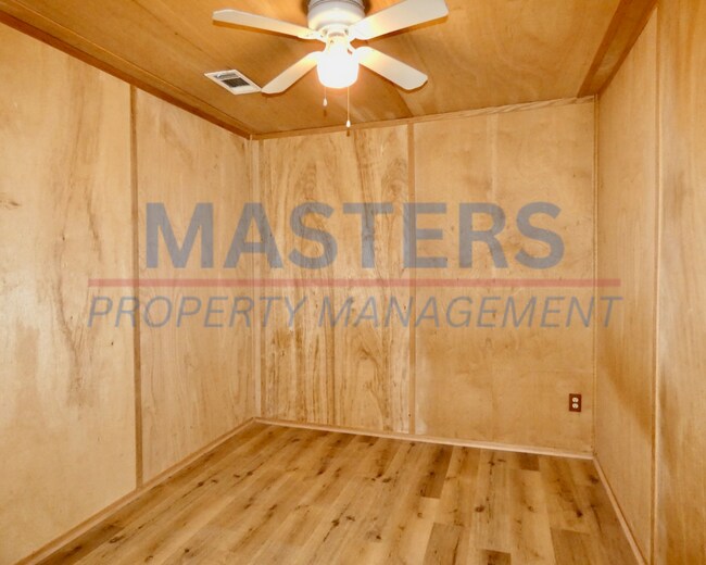 Building Photo - 1026 Oakwood Ave