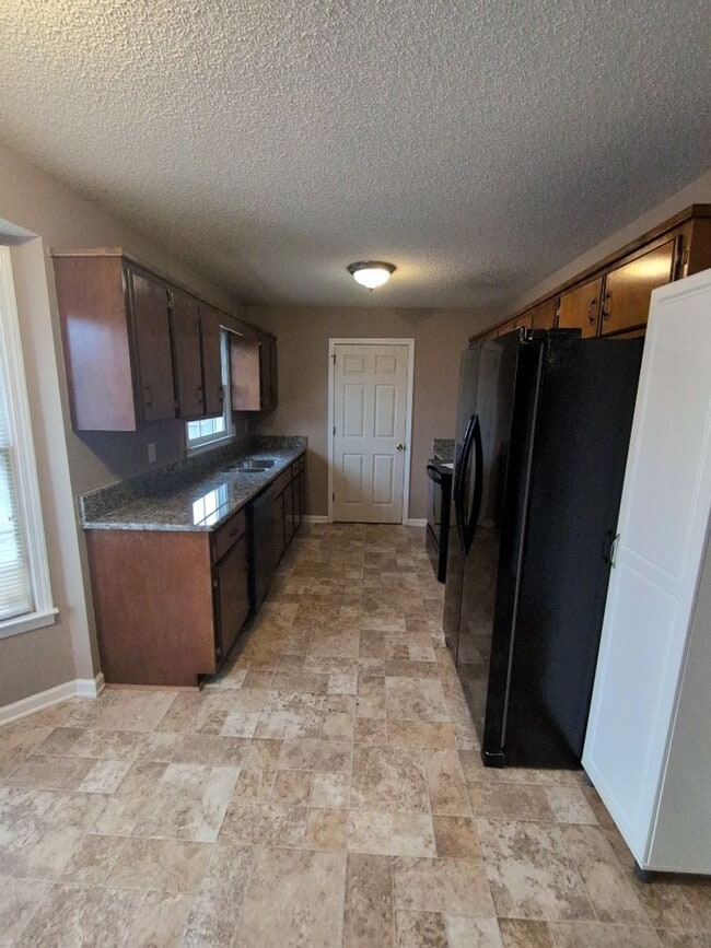 Building Photo - 3218 Tabby Dr