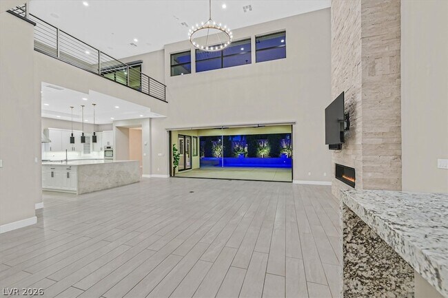 Building Photo - 65 Garibaldi Wy