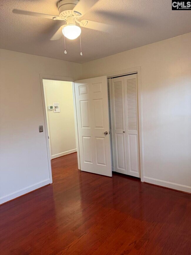 Building Photo - 511 Shady Ln