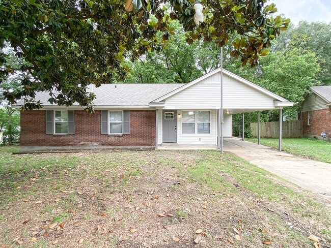 Building Photo - 4 bedroom, 2 bathroom in Southaven recentl...
