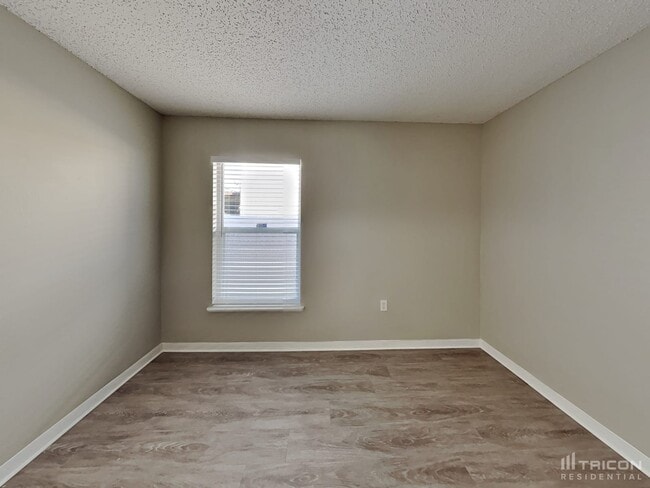 Building Photo - 3805 Stonefield Dr
