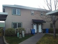 Building Photo - 327 Pardee Ln