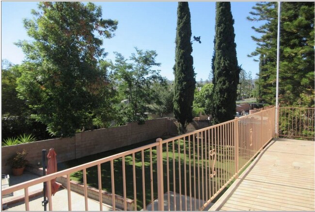 Building Photo - 948 Ettin Ave