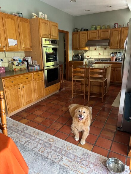 Use of kitchen - 421 Oakhill Ave