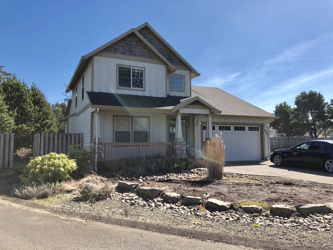 Primary Photo - 4050 Evergreen Ave