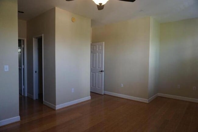 Building Photo - 612 Fern St