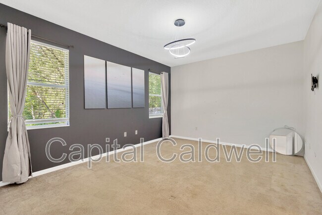 Building Photo - 19246 Meadow Pine Dr