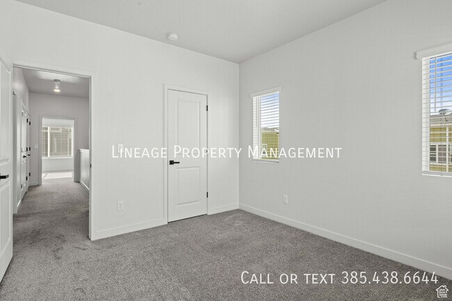 Building Photo - 15524 Trumpet Ln