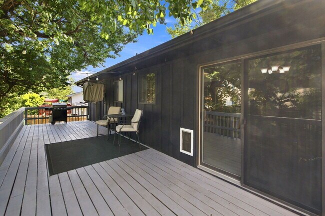 Building Photo - Beautiful 4BED/2BA Tri-Level Home in Widefield Country Club Heights