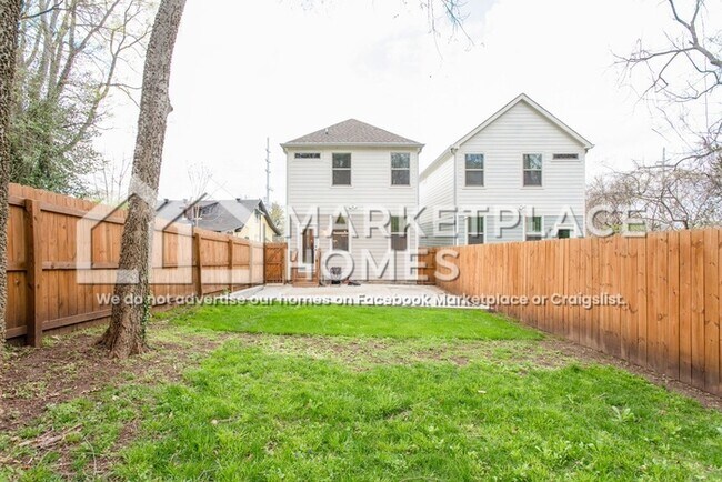 Building Photo - 2119 Herman St