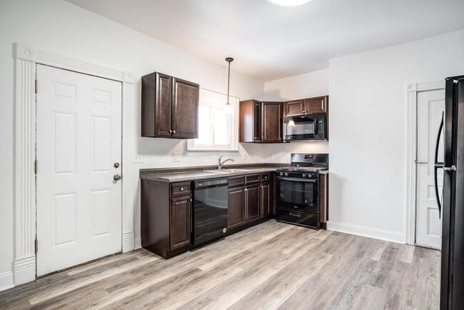 Building Photo - 120 North Mathilda Street