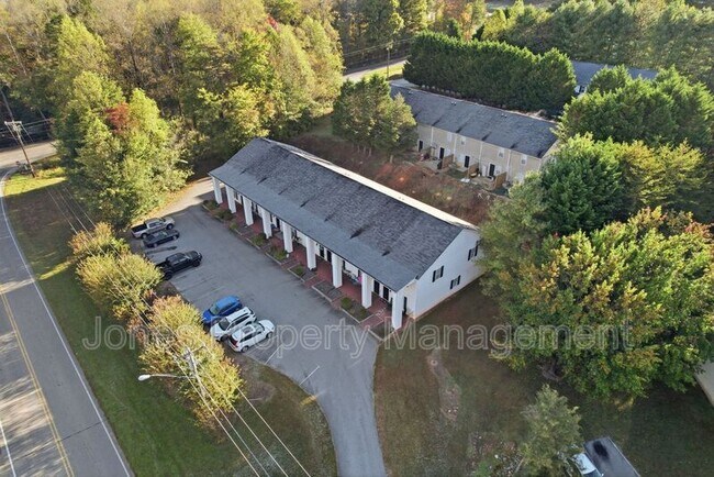 Building Photo - 120 W 52 Bypass