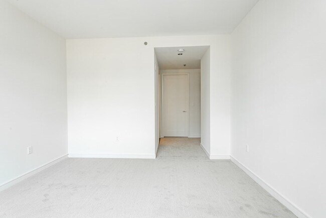 Building Photo - 580 Washington St