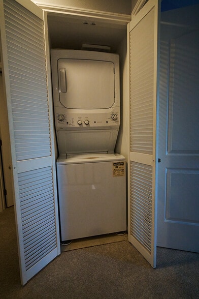 Building Photo - 3520 Maricopa St