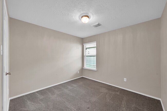 Building Photo - 18441 Sunrise Oaks Ct