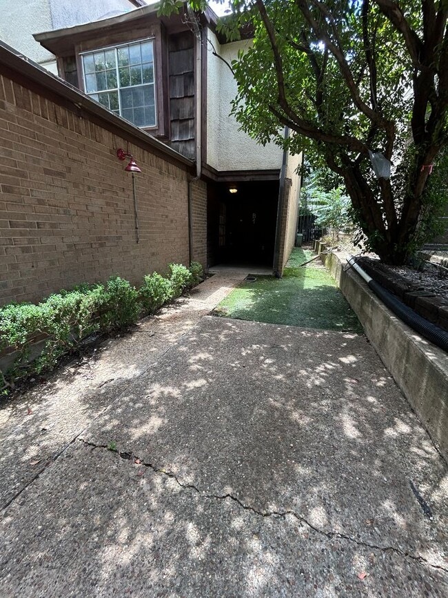 Primary Photo - 7414 Fair Oaks Ave