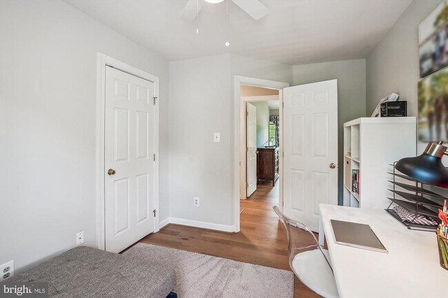 Building Photo - 8300 Centerbrook Pl