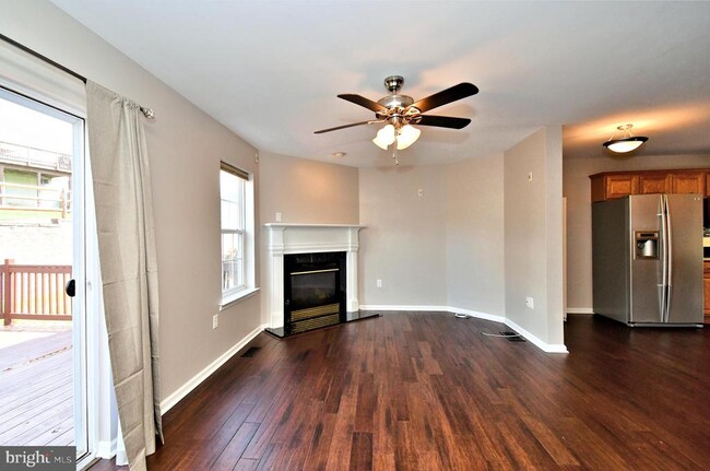 Building Photo - 1055 Balley Dr
