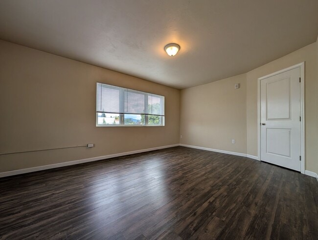 Building Photo - Nice 1-Bedroom, 1-Bath Apartment In Downtown Springfield!