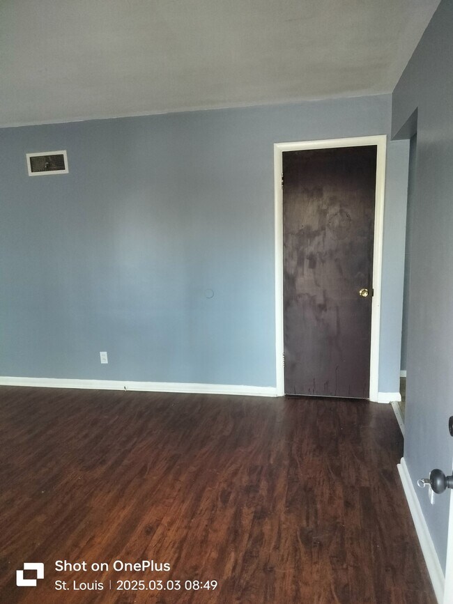 Building Photo - 5640 Sapphire Ave