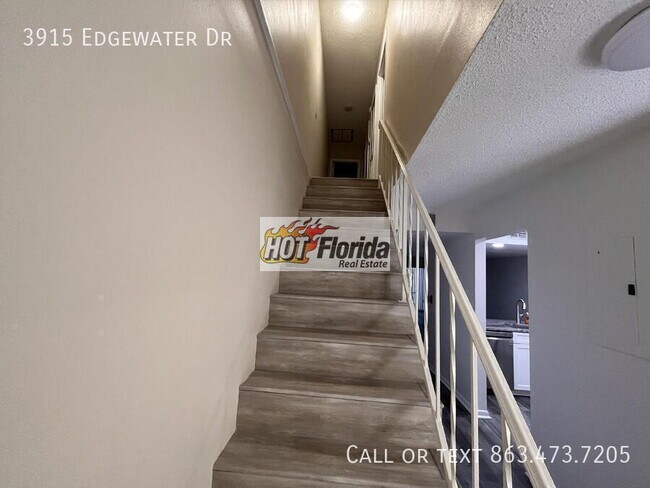 Building Photo - 3915 Edgewater Dr