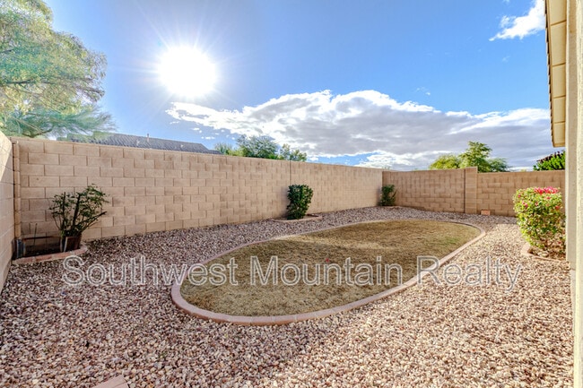 Building Photo - 30196 N Sunray Dr