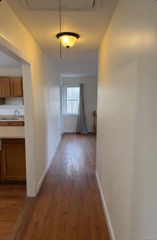 Building Photo - 112 Montrose Dr