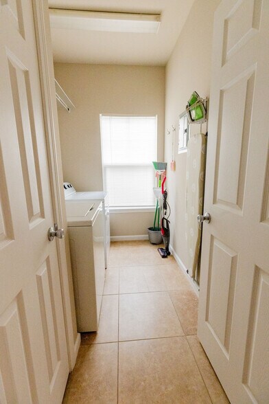 Building Photo - 1657 Indian Woman Rd